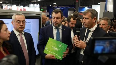 03_10_23_milano presentazione treno batteria salvini colamussi mezza almiento5